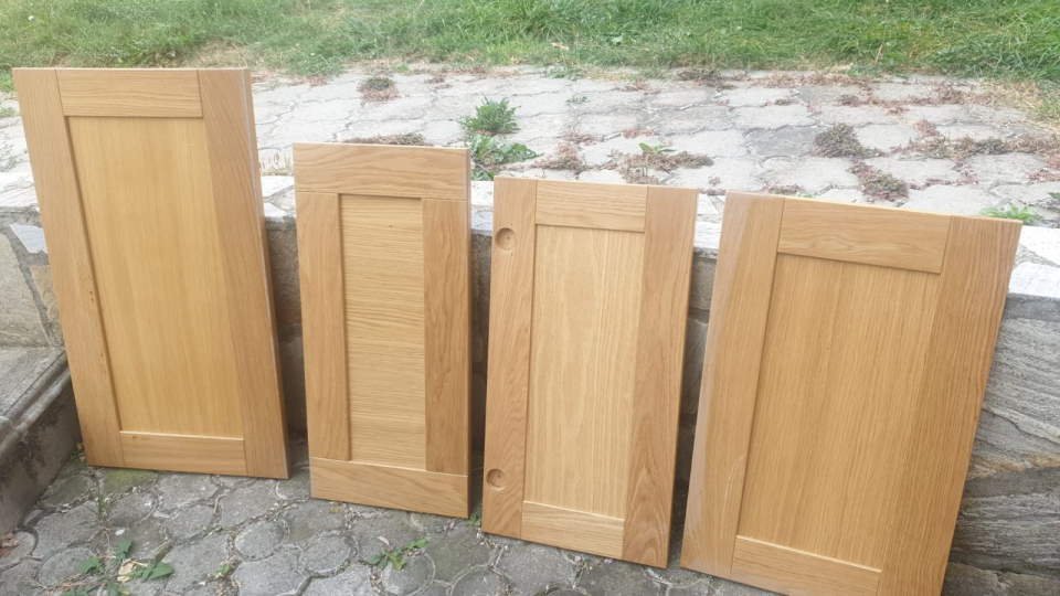 Prodajem 2000 m2 hrastovih vratanca za kuhinje, ormare itd
