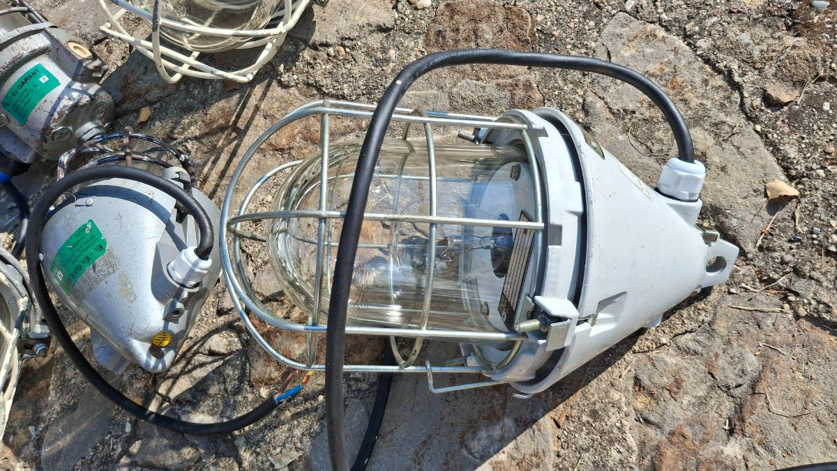 Lampe industrijske stare 5 kom