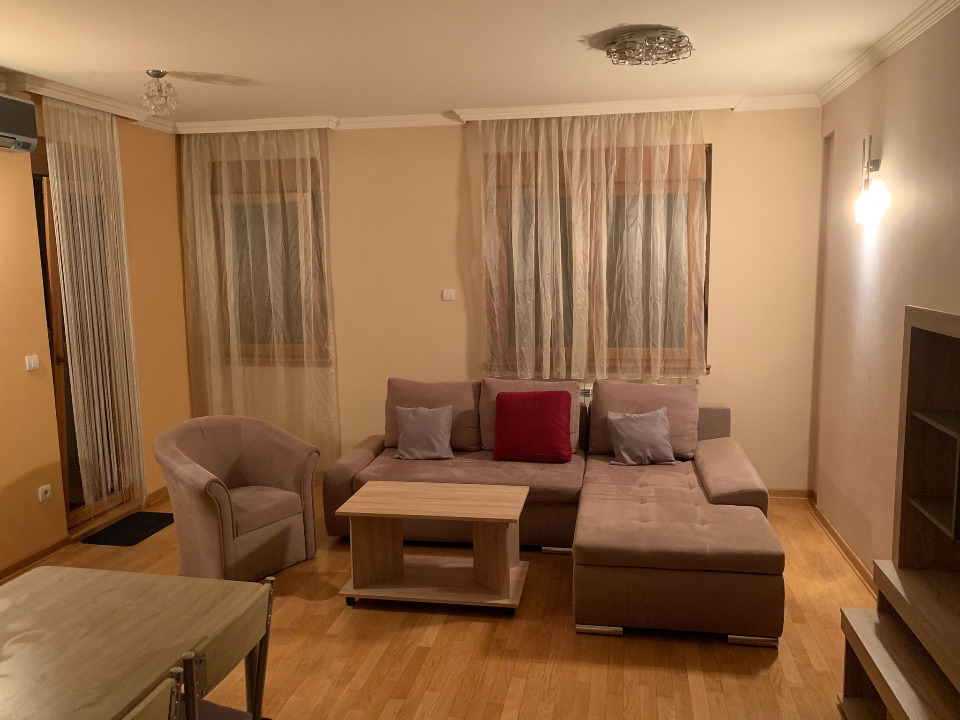 Izdajem potpuno namesten dvosoban stan 55 m2, Zvezdara, Zahumska 
