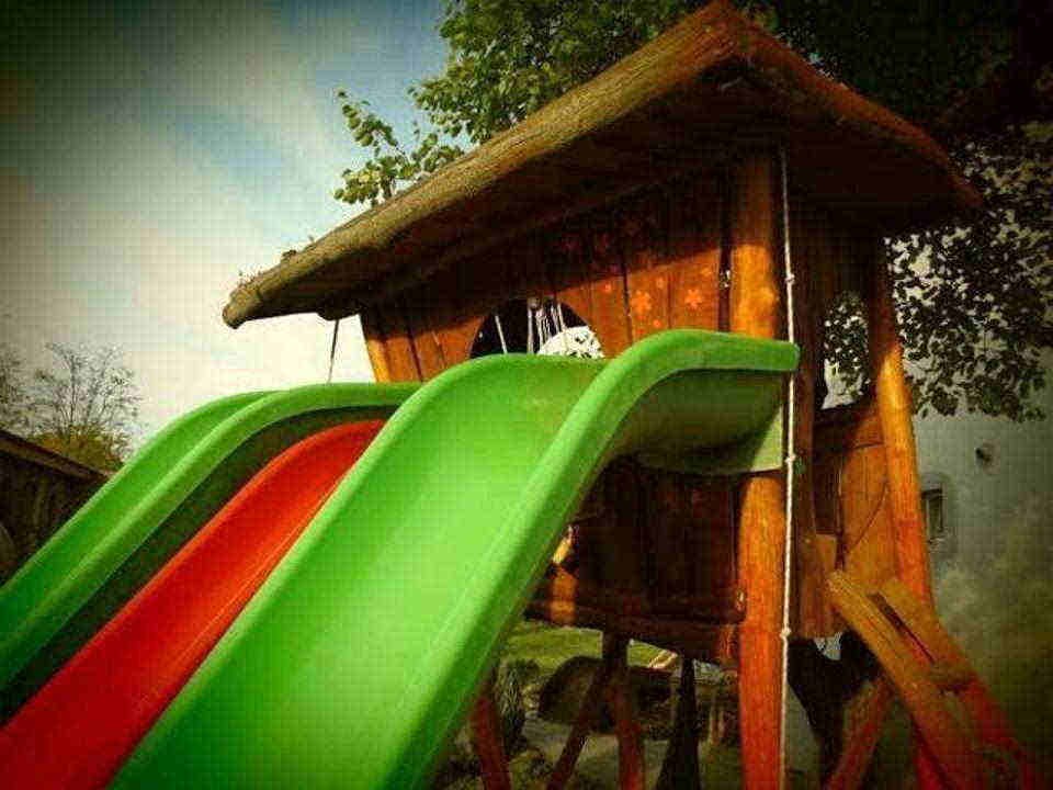 Prodajem TOBOGANE u tri dimenzije u raznim bojama 