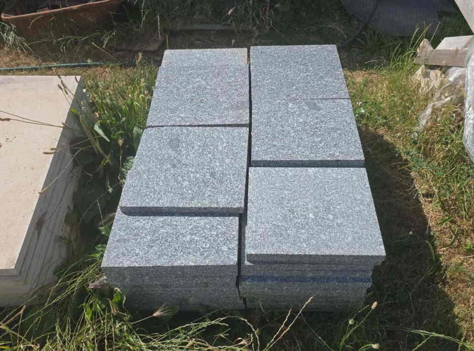 Velika rasprodaja mermernih i granitnih pločica 