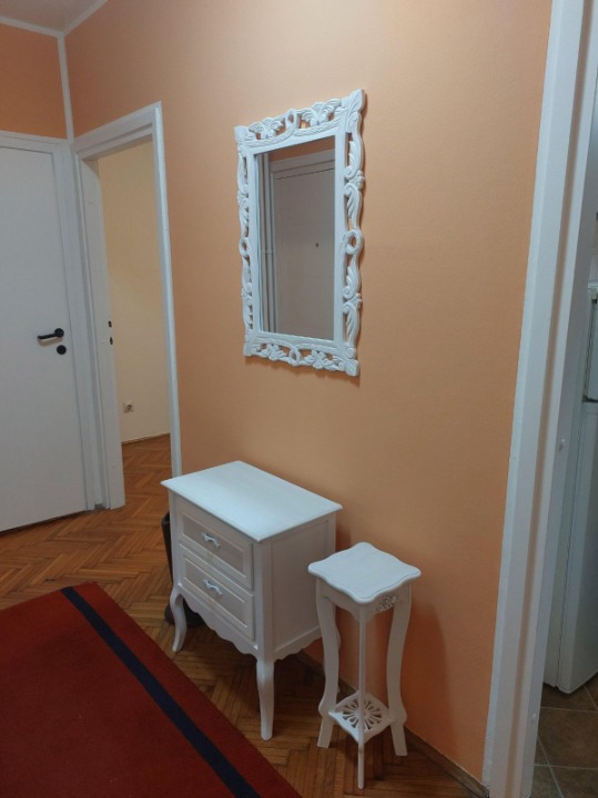 Izdajem stan kod hotela Srbija-Beograd