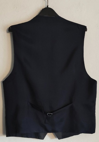 GORDON REED engleski vuneni retro prsluk M/L  Sastav materijala - 100% tanka vuna Sastav postave - 1