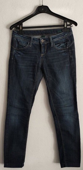 Skoro nove BENETTON farke br. 27