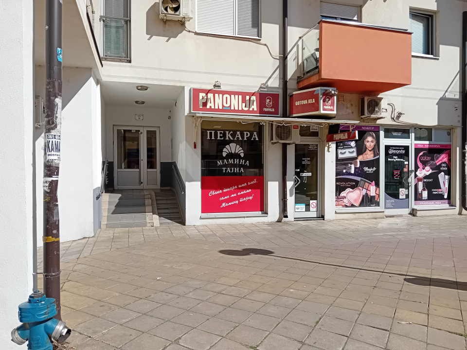 Izdajem opremljen lokal u Inđiji od 100m2 
