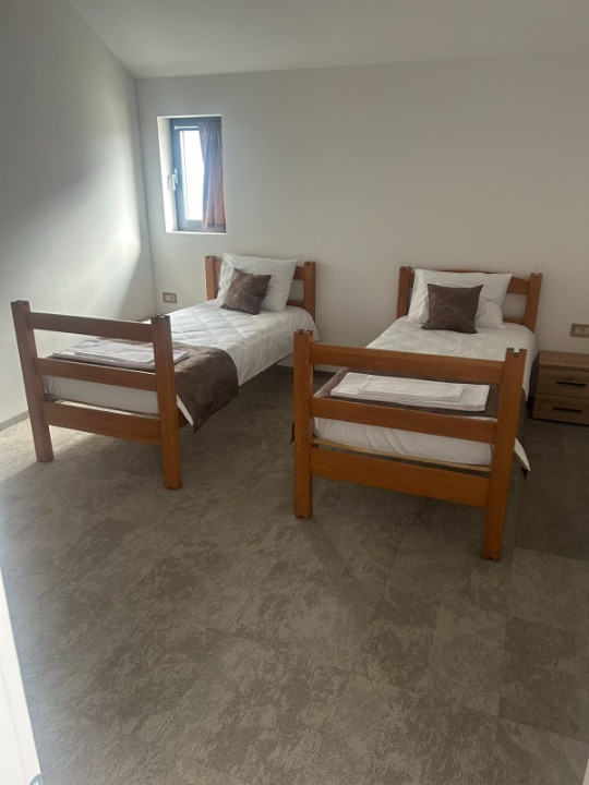 Izdajem sobe u Borči - hostelski tip smeštaja