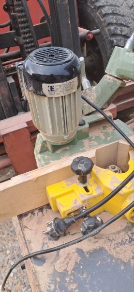Stolarski frezer