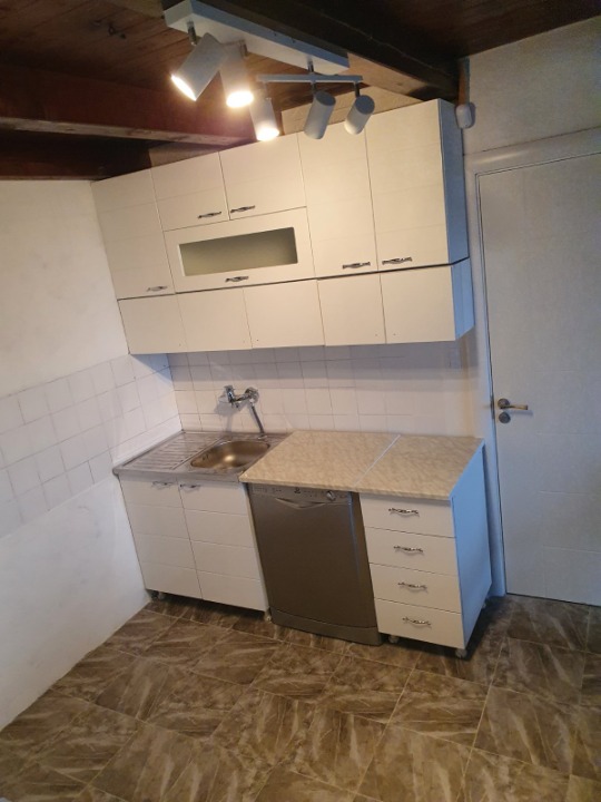 Izdajem kucu Beograd-Ritopek
