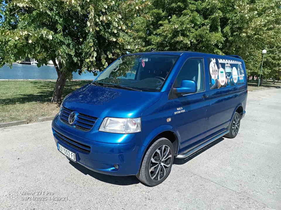  Volkswagen Transporter T5 2.5  2008.  