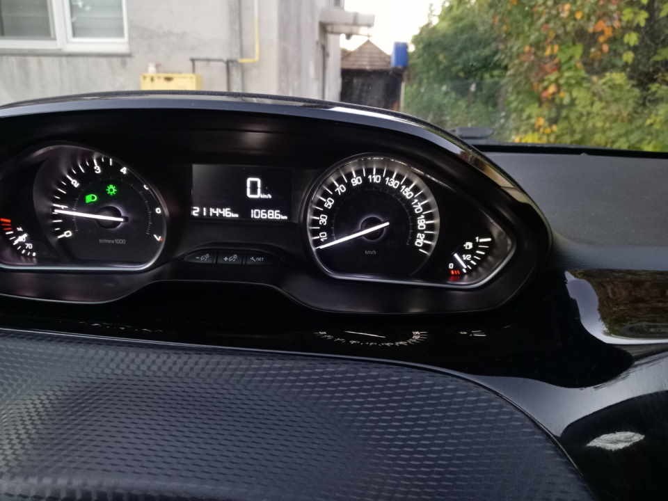 Pežo 2008.1.2turbo  benzin 2017. god  