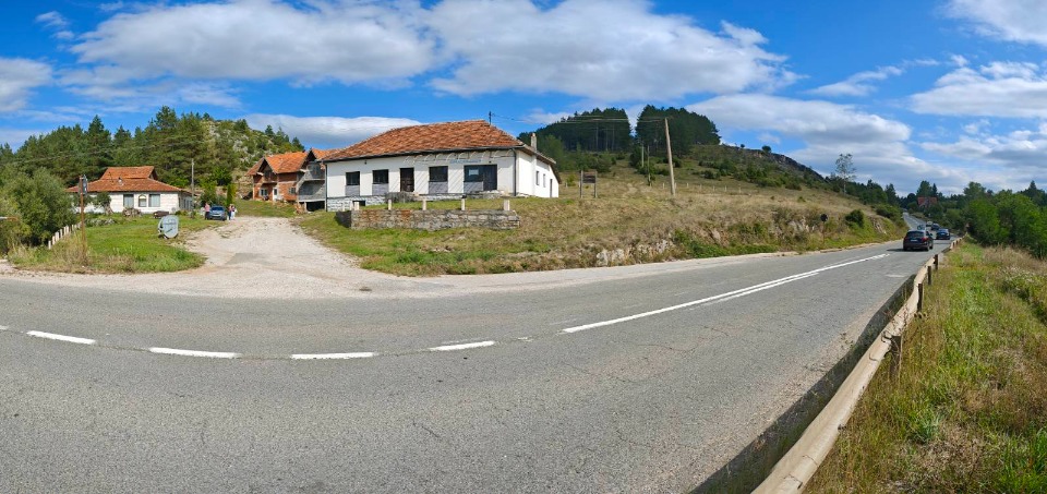 Prodajem poslovno-stambeni objekat Nova Varos-Negbina