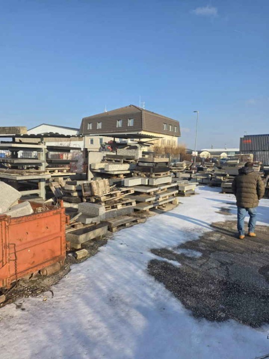 Prodajem vecu kolicinu granita, mermera, masina za kamenoresce 