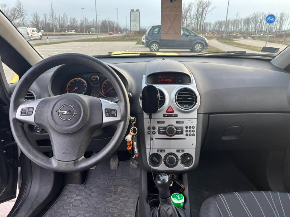 Opel Corsa D  1.2    2011. god   
