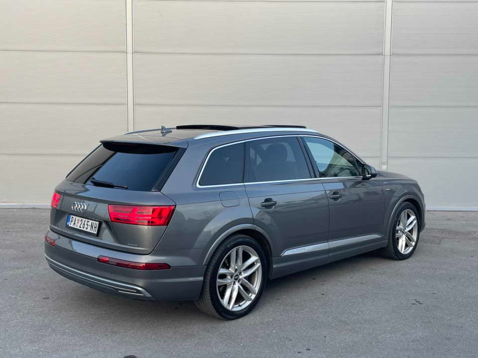 Audi Q7 e tron 2016 god hibrid dizel/struja  