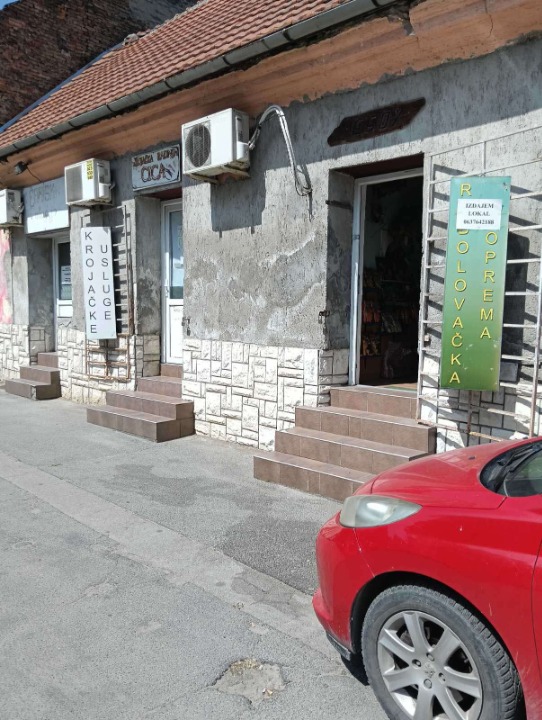 Prodajem tri lokala u centru Zrenjanina povoljno
