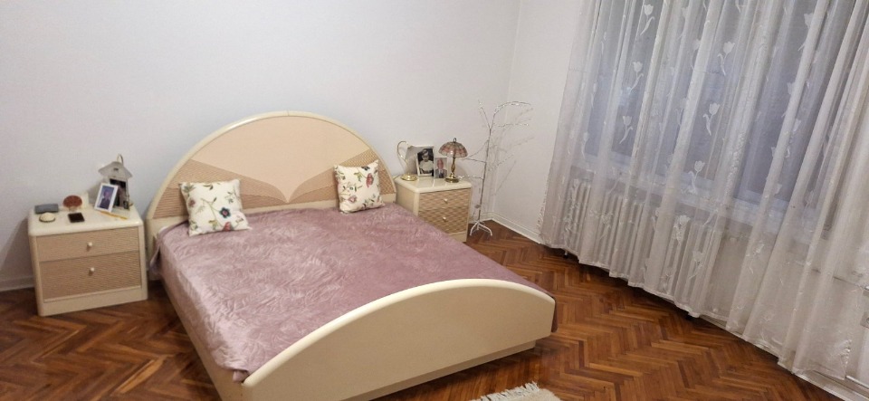 Ekskluzivno-salonski stan u Futoskoj