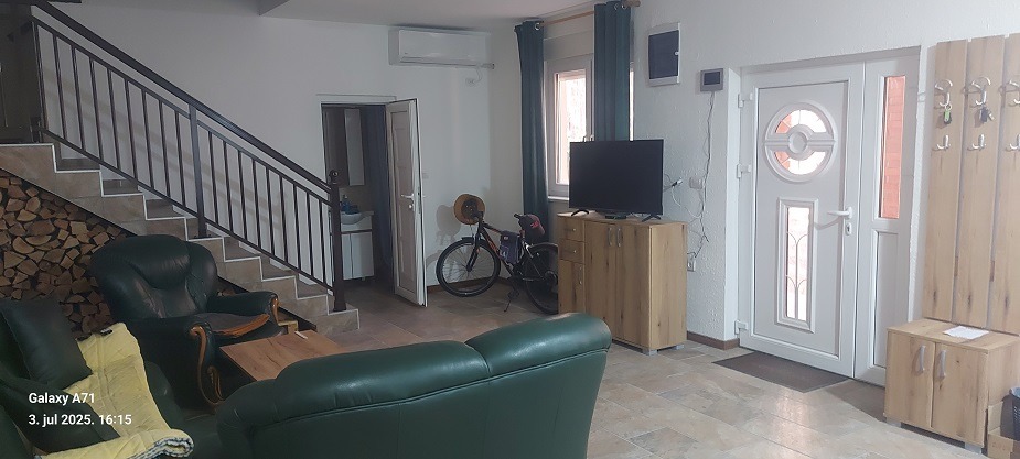 Prodaje se stambeni-vikend objekat Vinci-Golubac