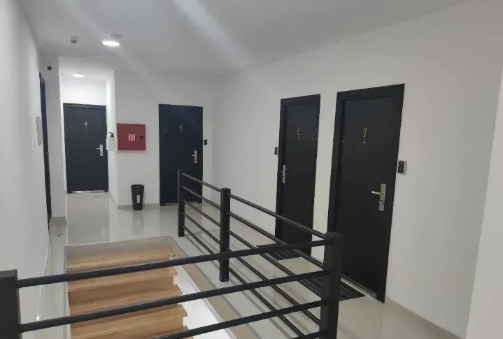 Hotel u samom centru Odzaka-9 jedinica+oprema gratis