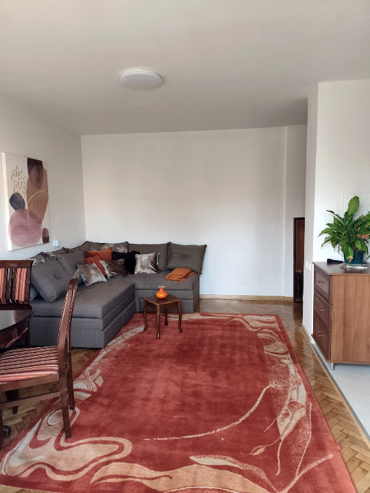 Izdajem dvosoban stan, Novi Beograd, Otona Župančića 50 m2