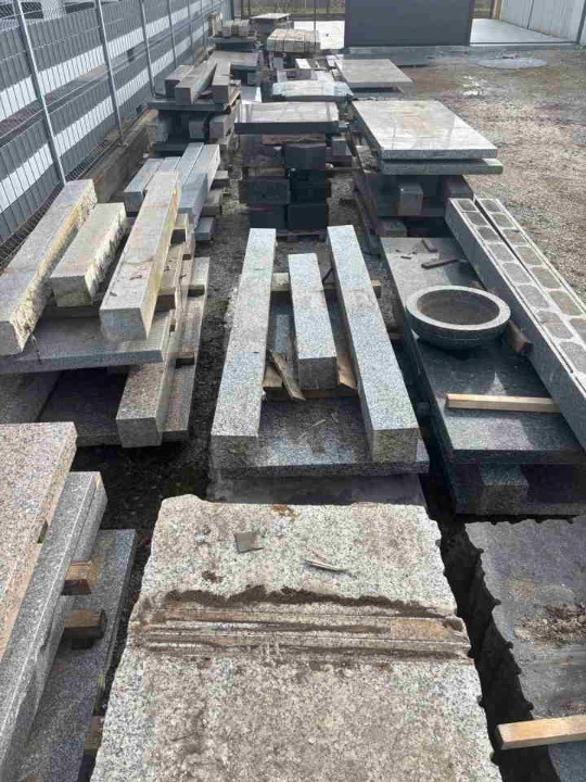 Prodajem granitne i mermerne  ploce 20 m3  