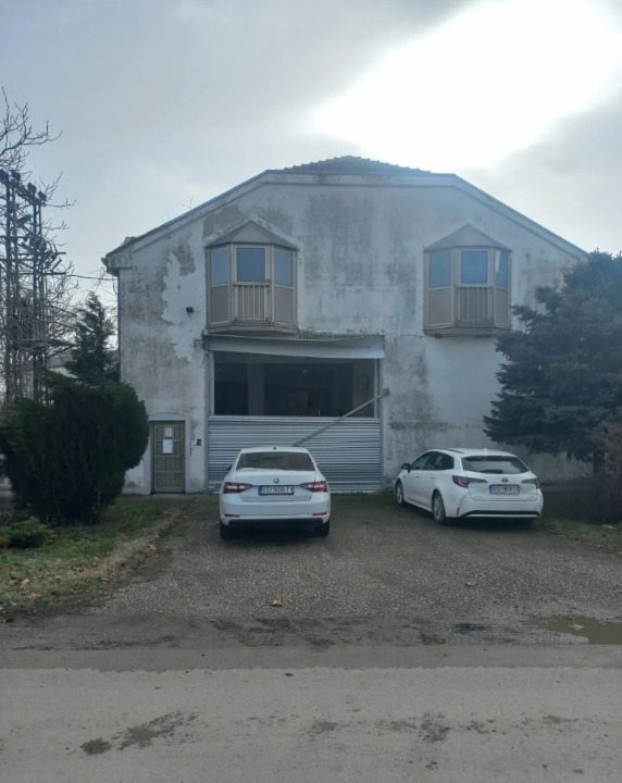 Prodaje se objekat-bivsa klanica u Barandi-Opovo