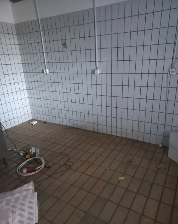 Prodaje se objekat-bivsa klanica u Barandi-Opovo