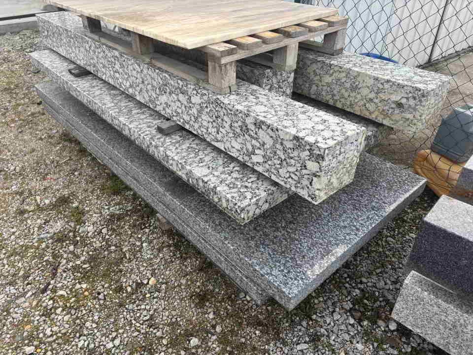 Prodajem granitne i mermerne  ploce 50  m3 