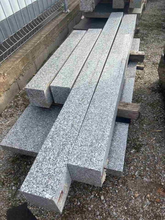 Prodajem granitne i mermerne  ploce 50  m3 