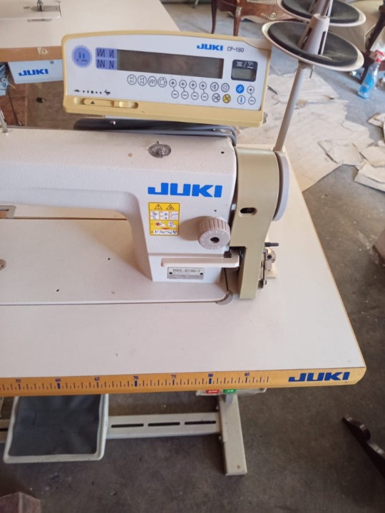 Prodajem dve originalne  industriske sivace masine JUKI 