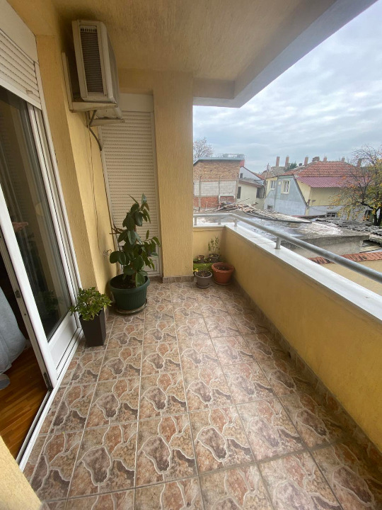 IZDAJE SE STAN – PRVOMAJSKA, ZEMUN - 600e