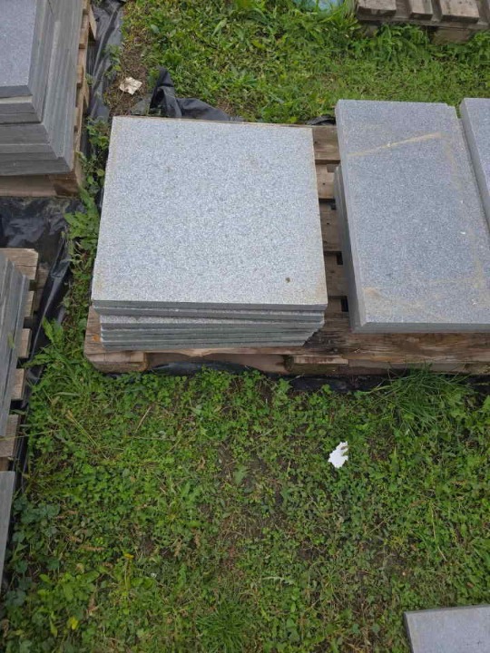 Velika rasprodaja granitnih  ploca 50  m3 I granitnih plocica 200 m2 