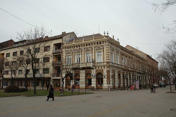 Izdajem ili prodajem stan u strogom centru Kikinde
