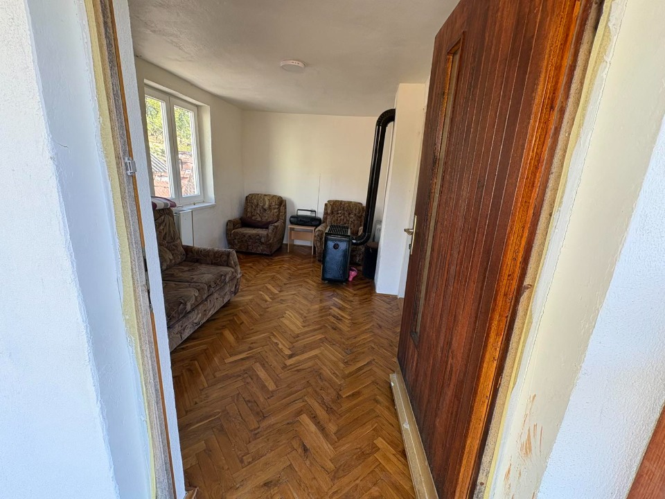 Vikend kuća 55m2,uknjižena,na 10ari placa