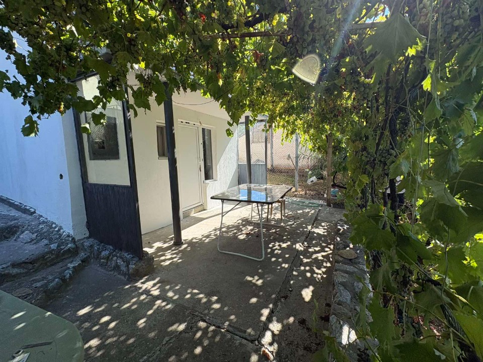 Vikend kuća 55m2,uknjižena,na 10ari placa