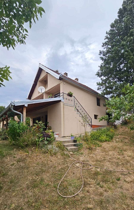 Na prodaju vikend kuca na Banstolu